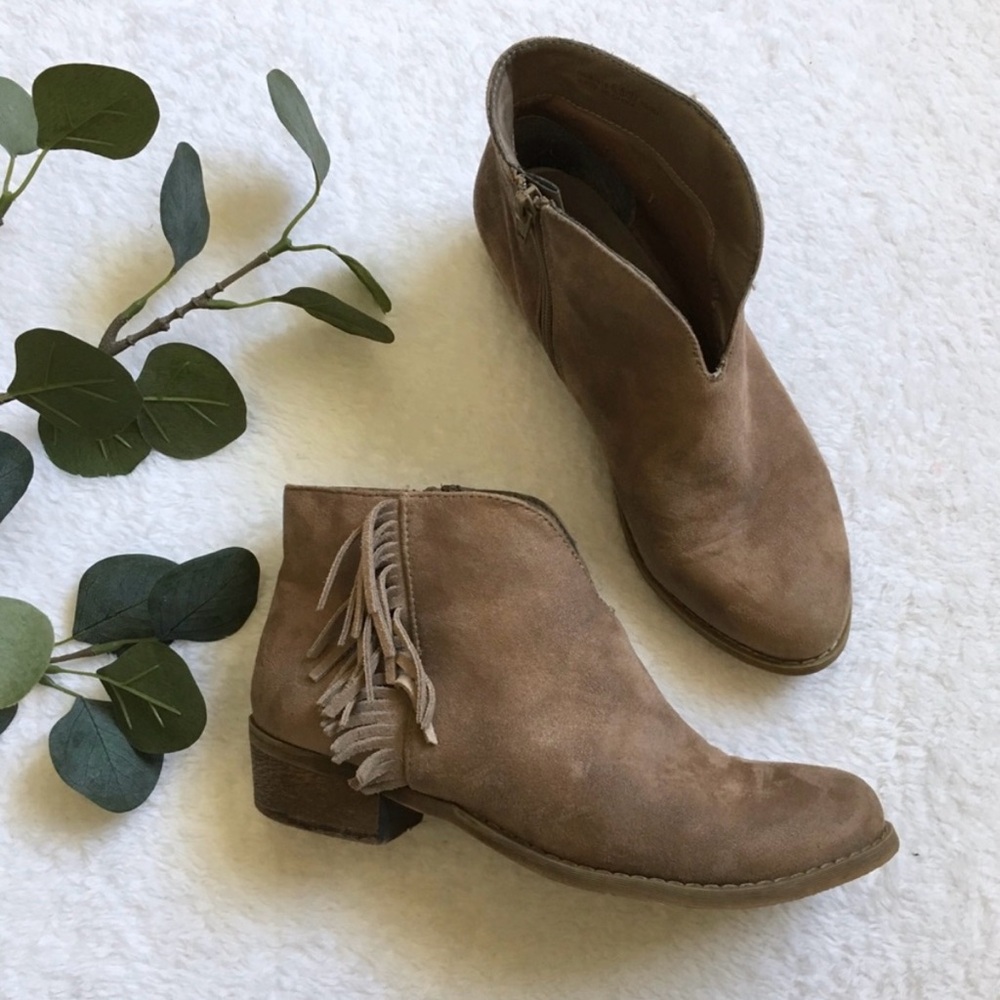 Dirty Laundry | chit chat Taupe suede fringed ankle booties